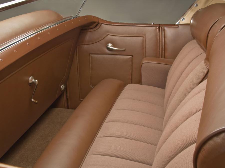  Lincoln Model KB Dual Windshield Phaeton by Brunn 1932 года  (фото 9 из 10)